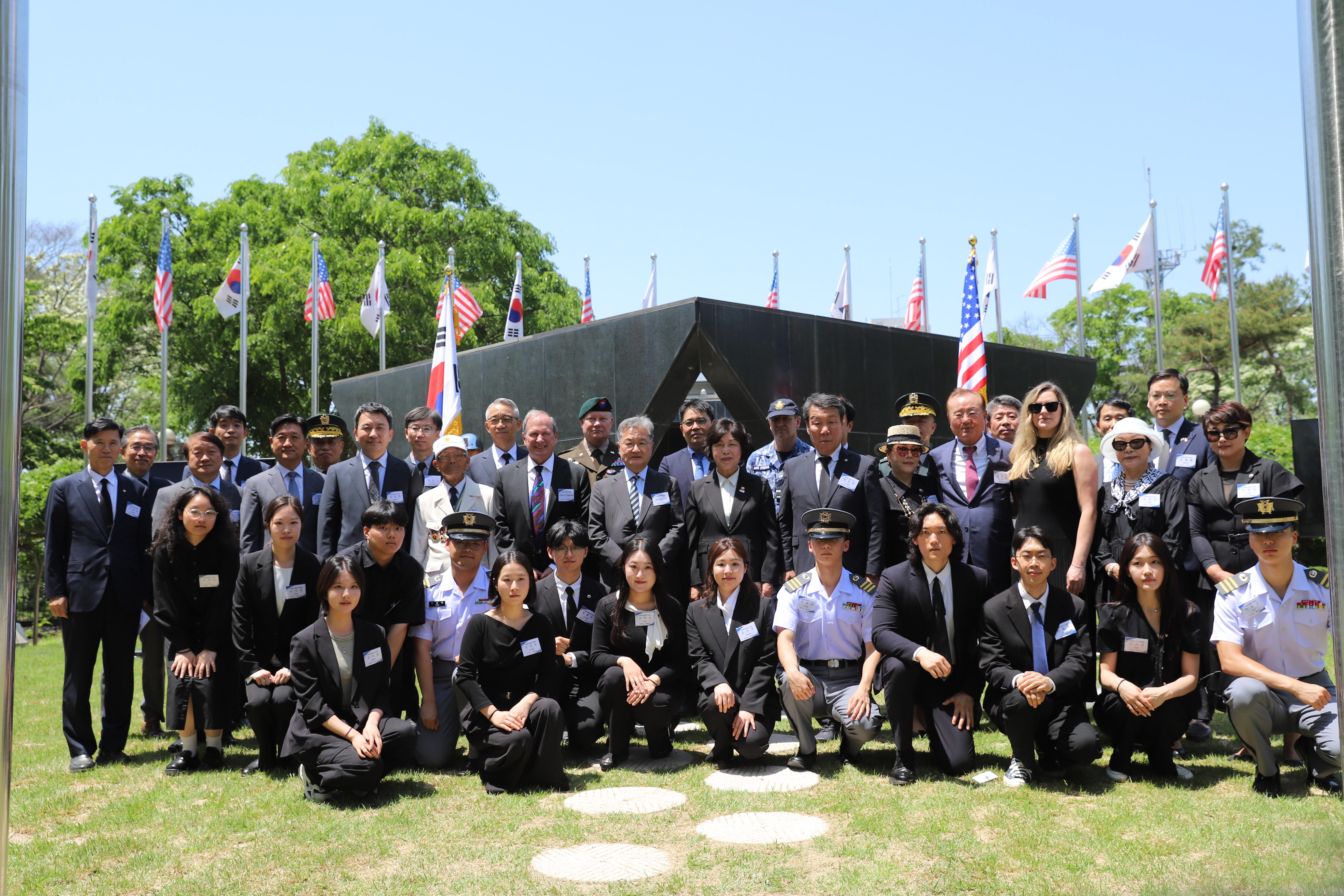 5.22일 한미합동현충일추모행사 단체사진.jpg