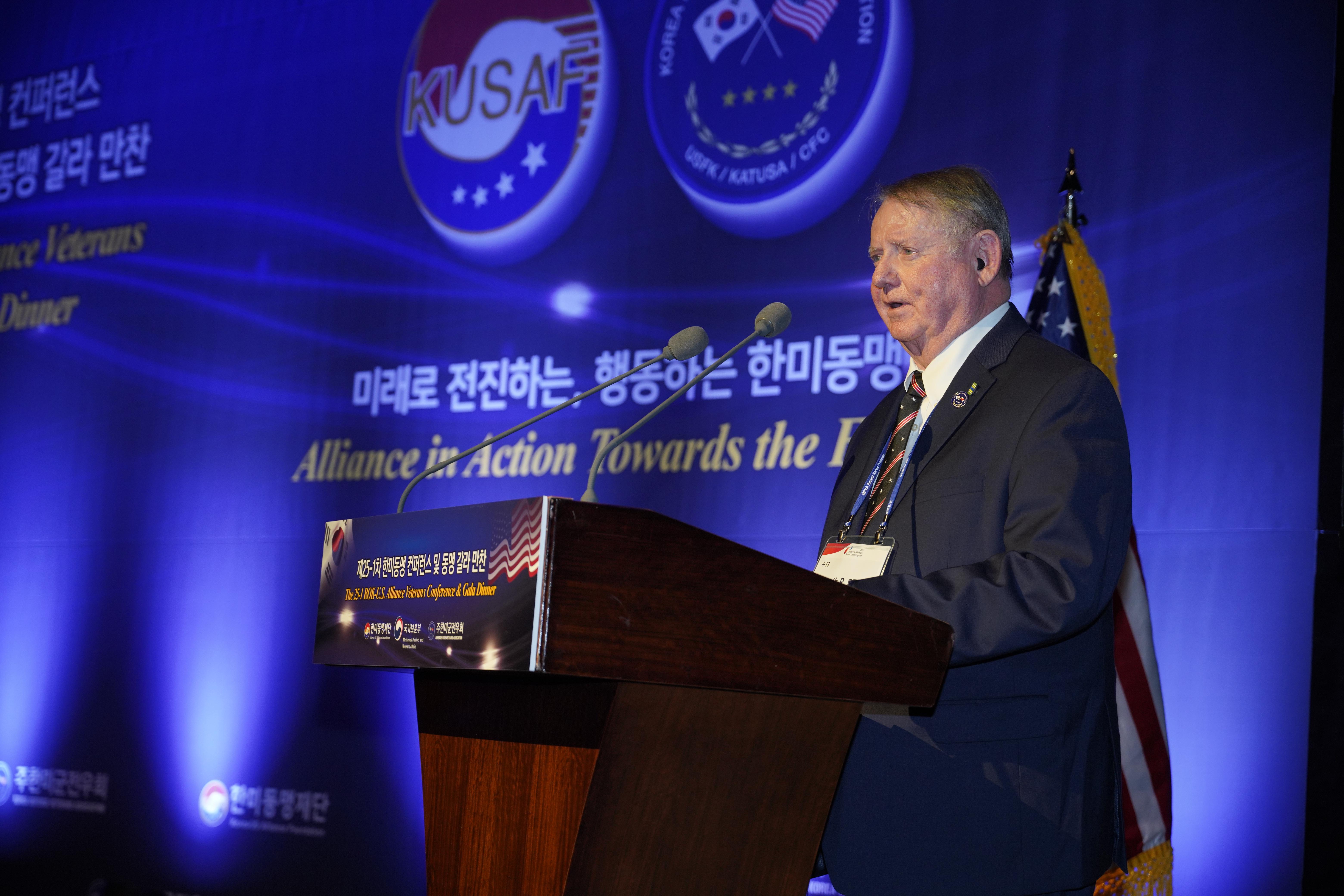 케네스 실스.JPG